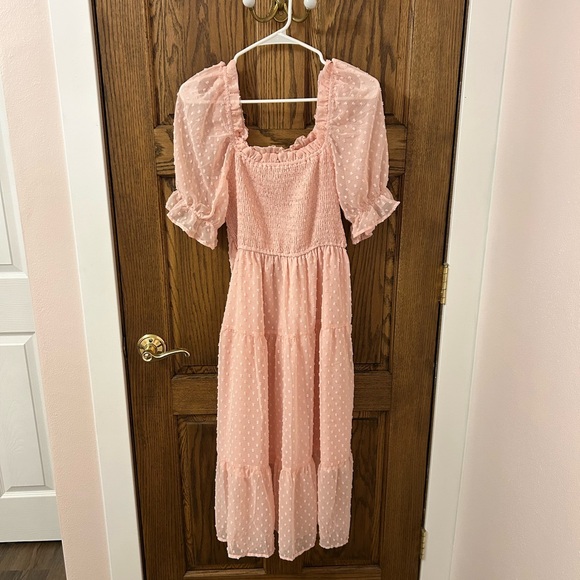 Dresses & Skirts - Elegant Pink Puff Sleeve Midi Dress Medium